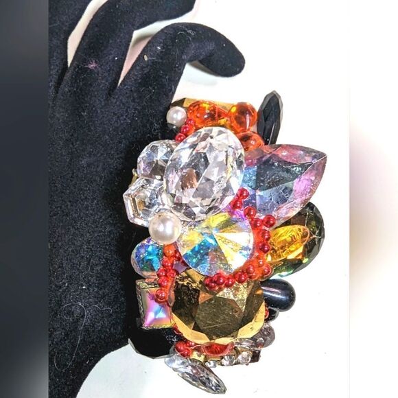 Wendy Gell Wristy Swarovski Cluster, Crystal, AB, Gold, Black, Hyacinth , Glam. - Picture 3 of 3